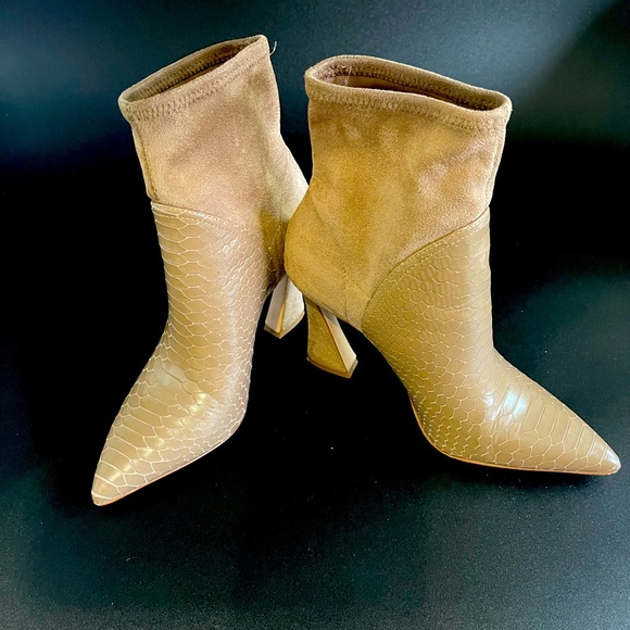 Louise et Cie Jadran Nude/Tan Pointed Toe Bootie 7M - Picture 3 of 14